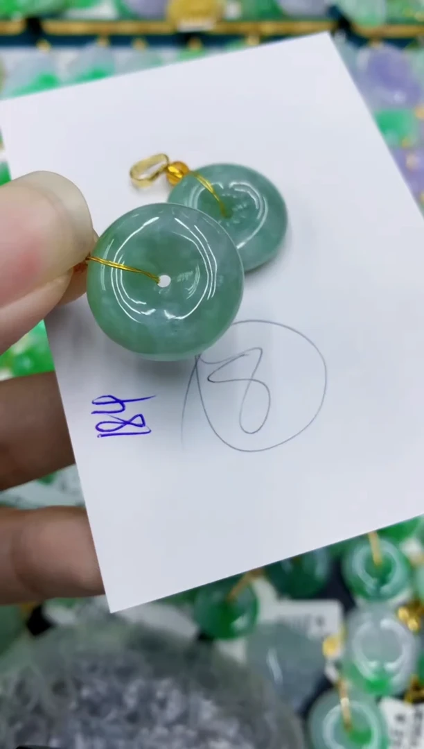 翡翠未镶嵌颈饰1111111111多样性发其一