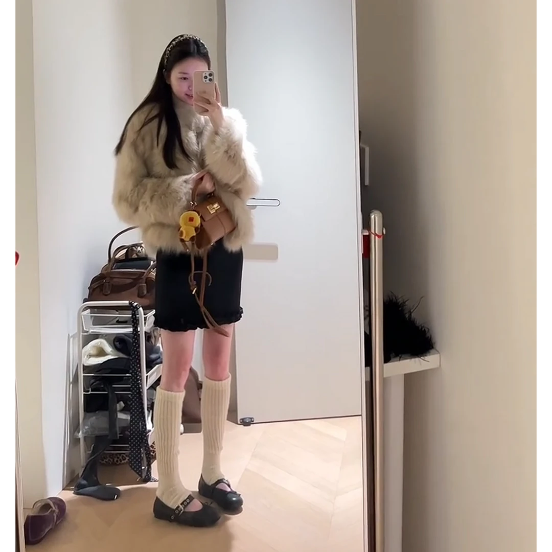 INS CEC保暖高级感皮毛一体外套女秋冬新款短款外套半身裙两件套