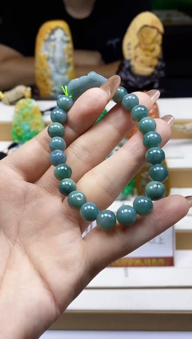 颈饰未镶嵌翡翠1