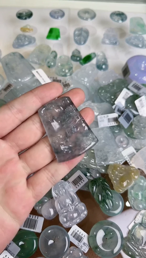 【闪购商品】翡翠颈饰未镶嵌.