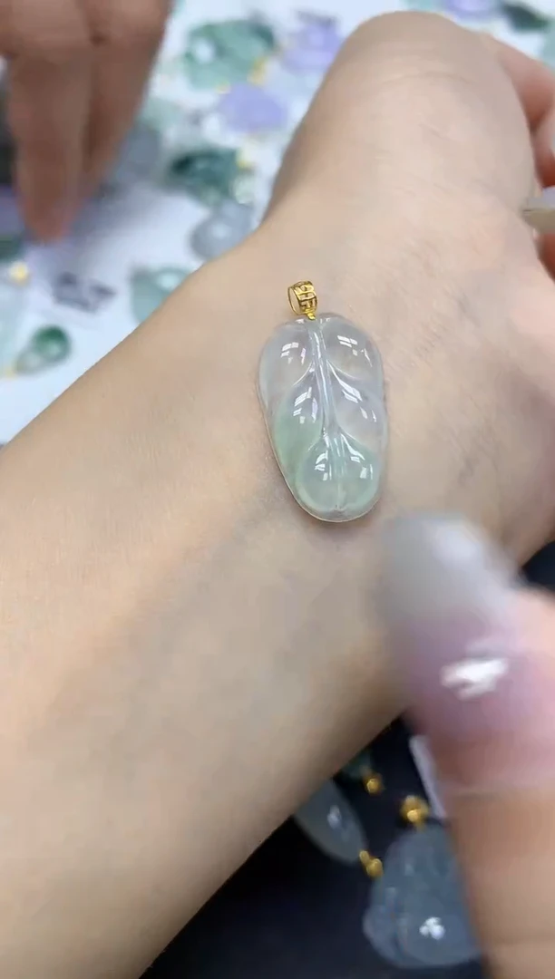 颈饰18K金镶嵌翡翠天然缅甸翡翠A货百元以上9元证书费自理