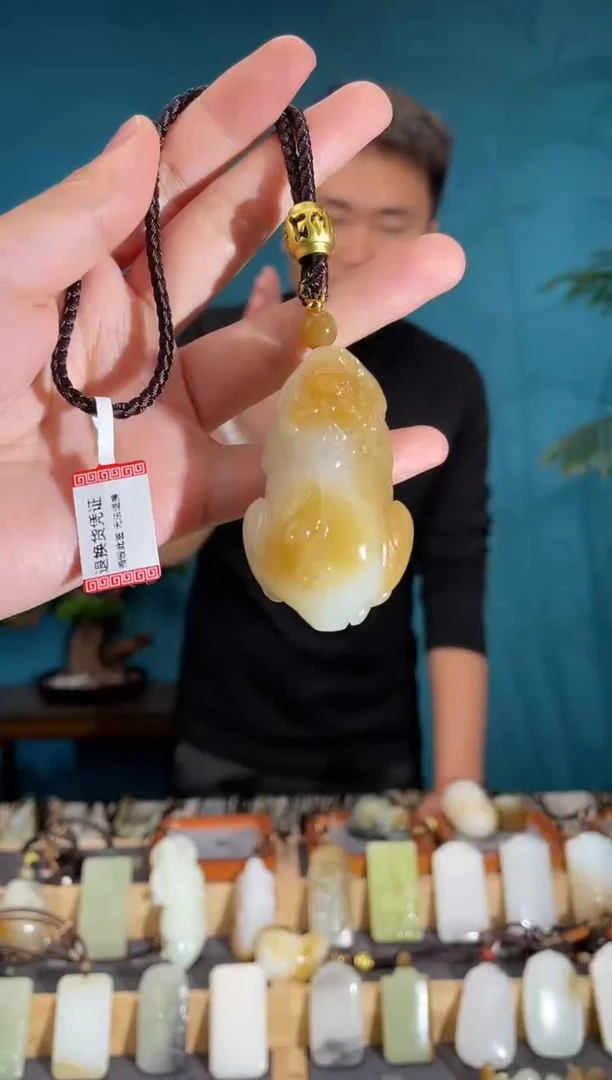 颈饰未镶嵌和田玉1