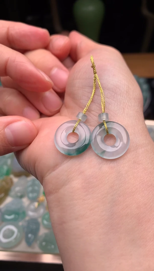 吊坠(不含链)未镶嵌翡翠吊坠