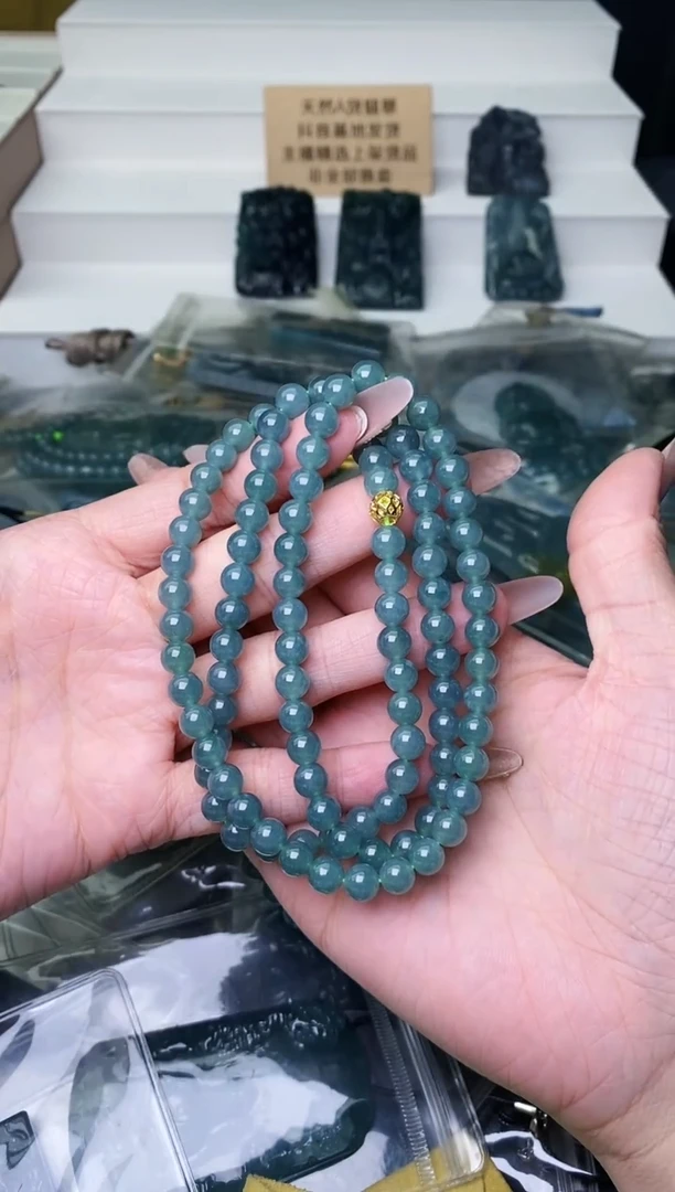 颈饰未镶嵌翡翠