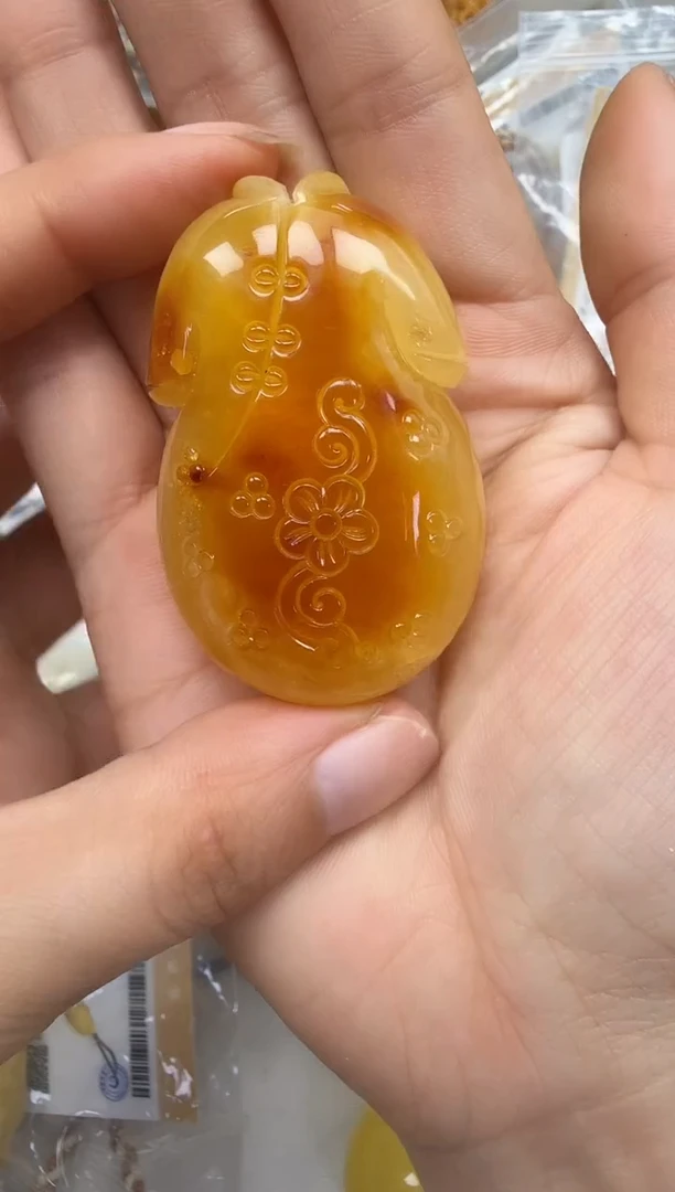 裸石琥珀未镶嵌如图