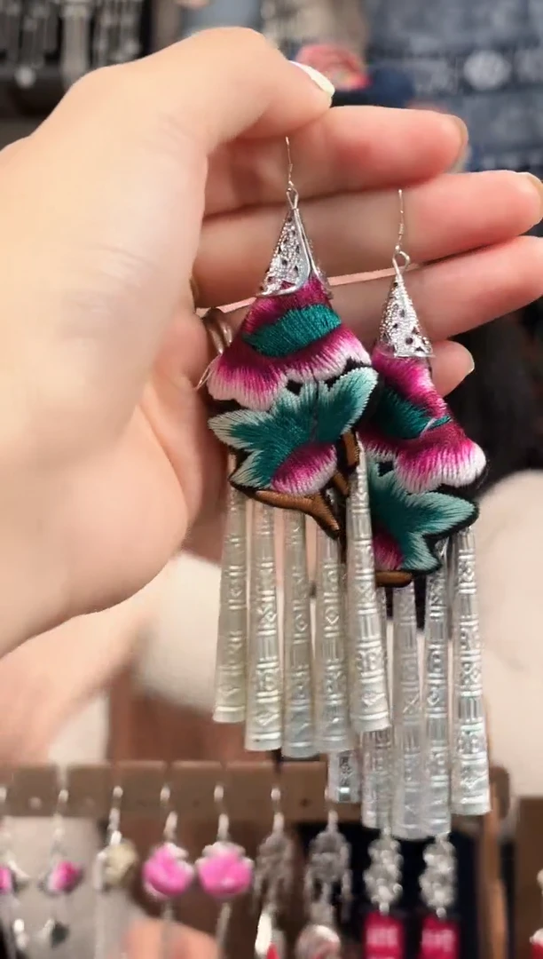 织绣民族风非遗老绣饰品575