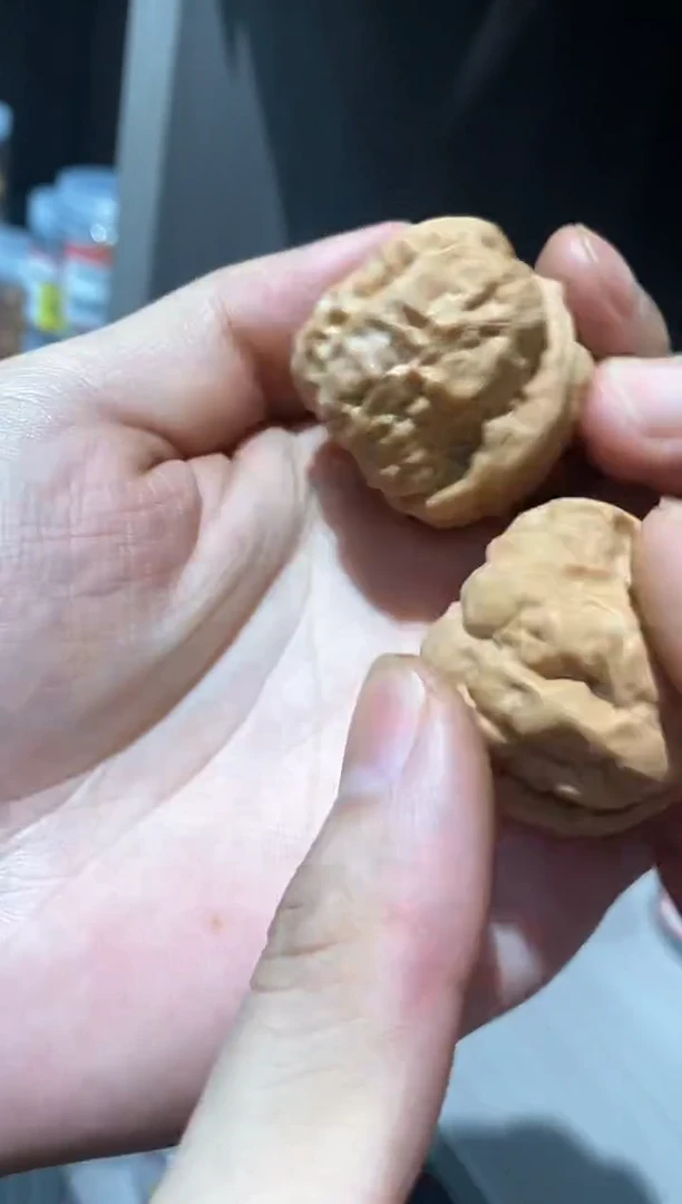 文玩核桃把件微修蛤蟆头34-36