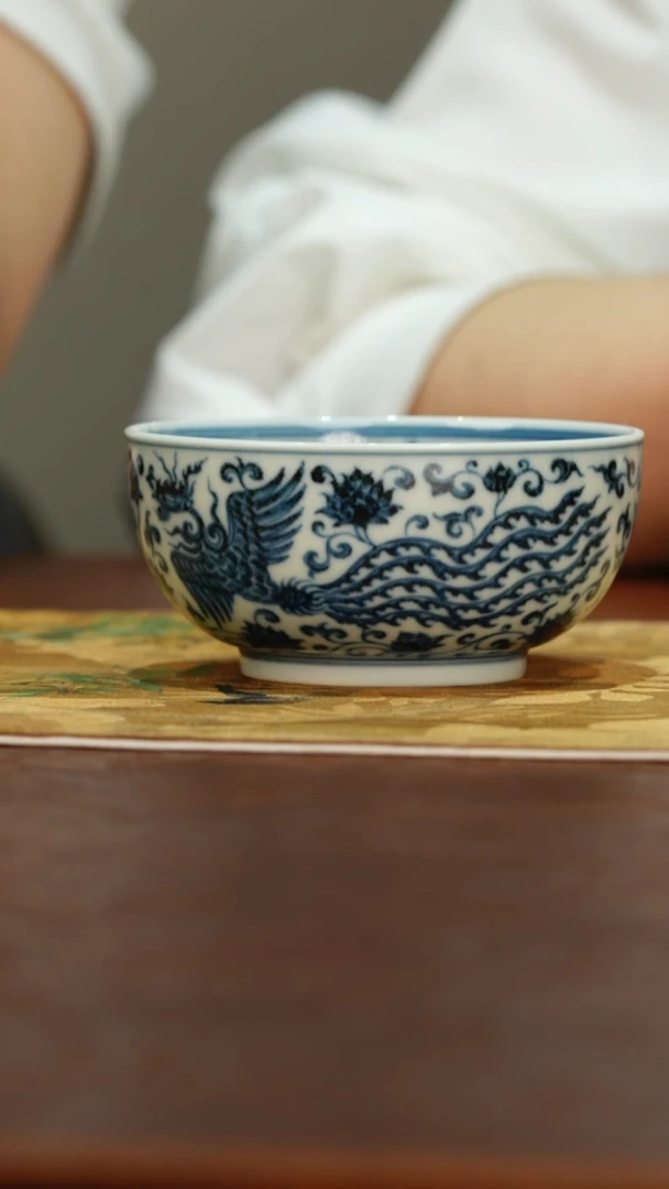 【瓷见如故】布一窑龙凤穿缠枝莲心墩式杯