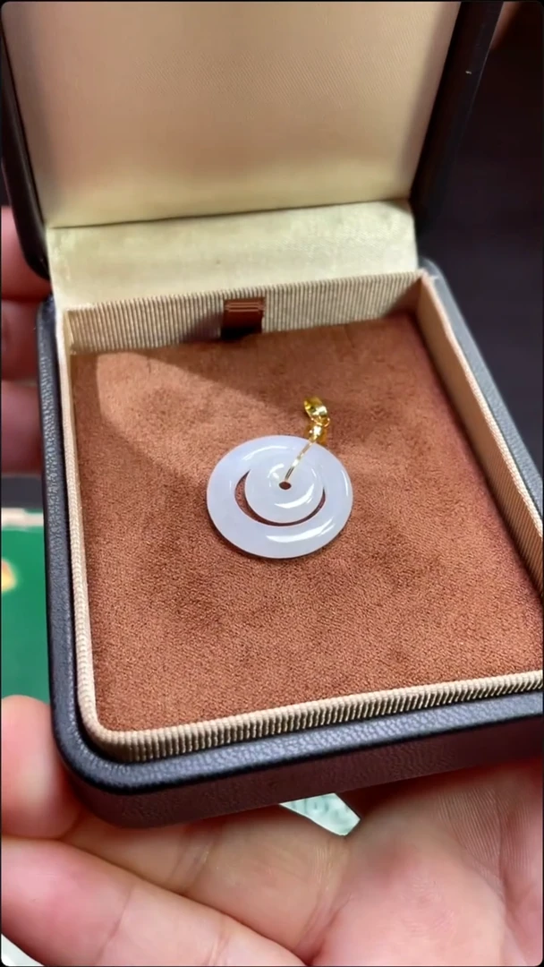 翡翠挂件未镶嵌随机发一个