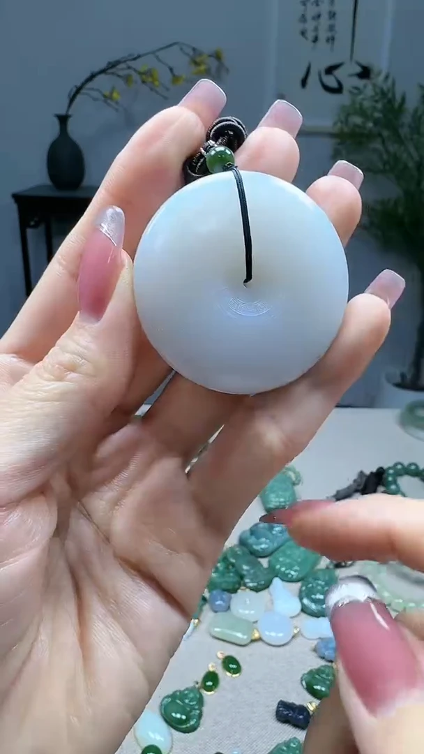 未镶嵌和田玉挂件1