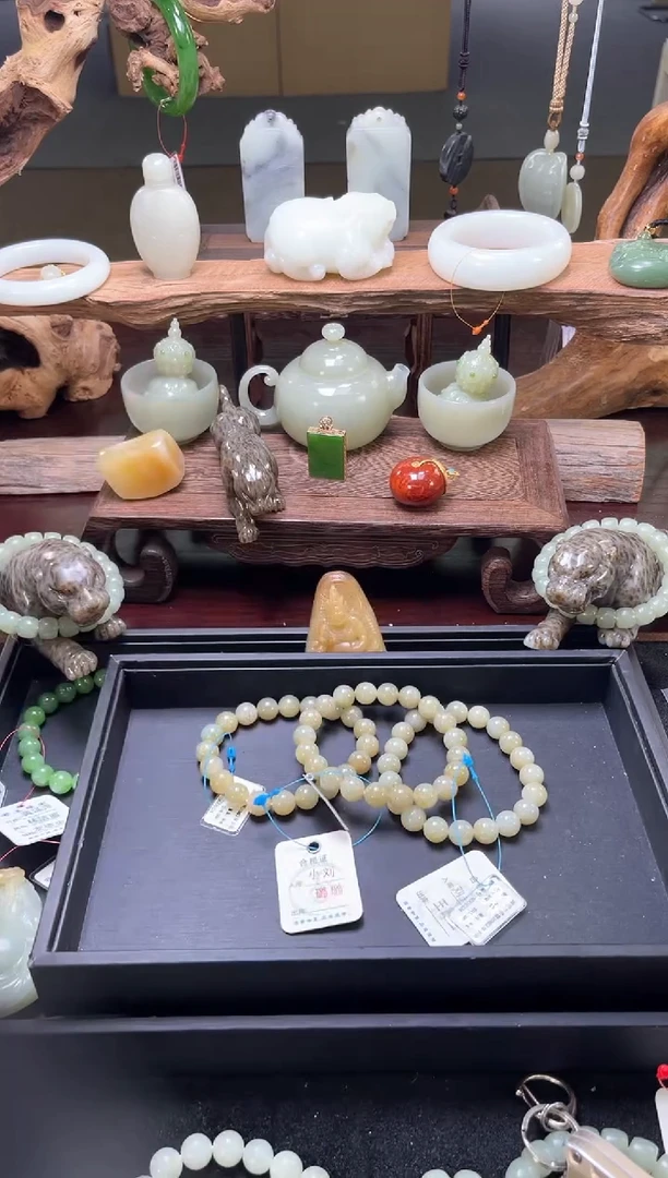 【闪购商品】和田玉手串未镶嵌且末迪克兰 带糖 圆珠 多样性发一