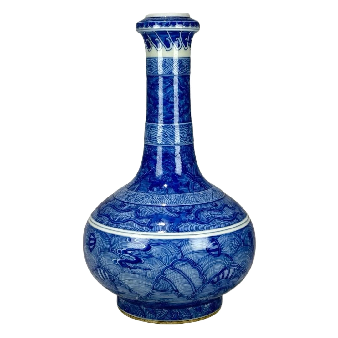 青花海水瑞兽纹洗口瓶7055