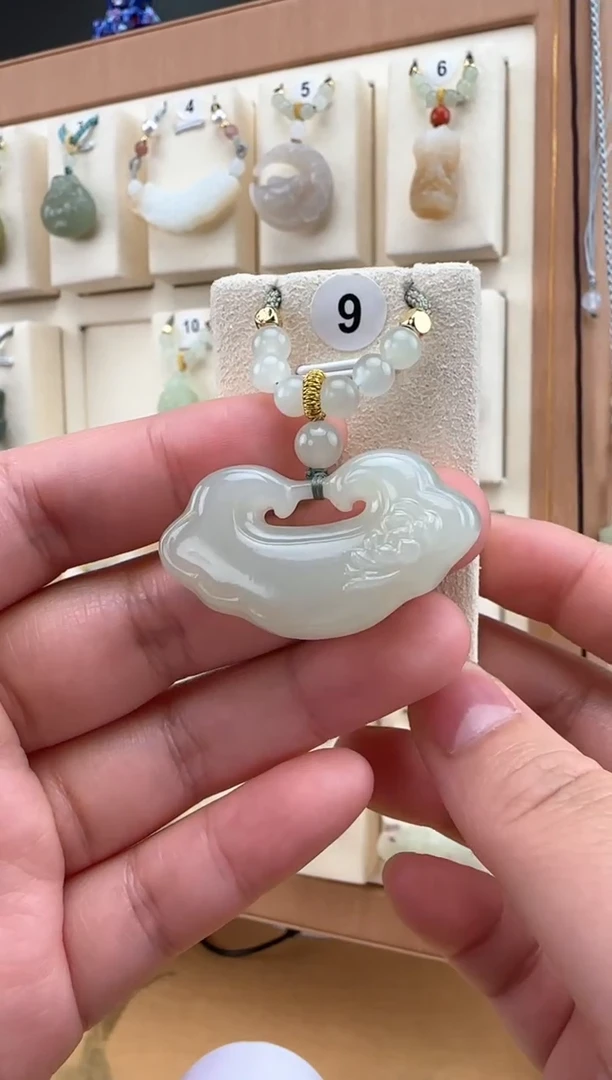 【闪购商品】和田玉颈饰未镶嵌莲花平安锁