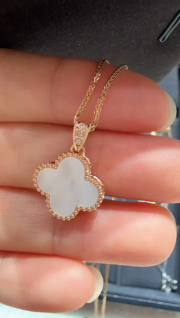 18K金镶嵌贝壳（贝母）吊坠（不含链）花花吊坠（白色）