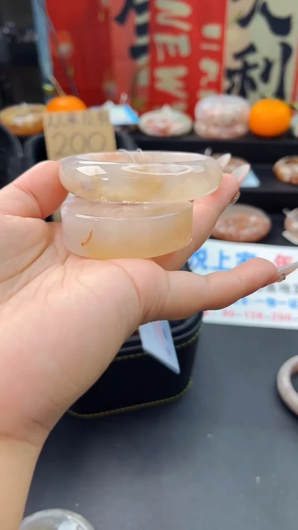 【闪购商品】石英质玉手镯未镶嵌赠送镯心（55圈口）