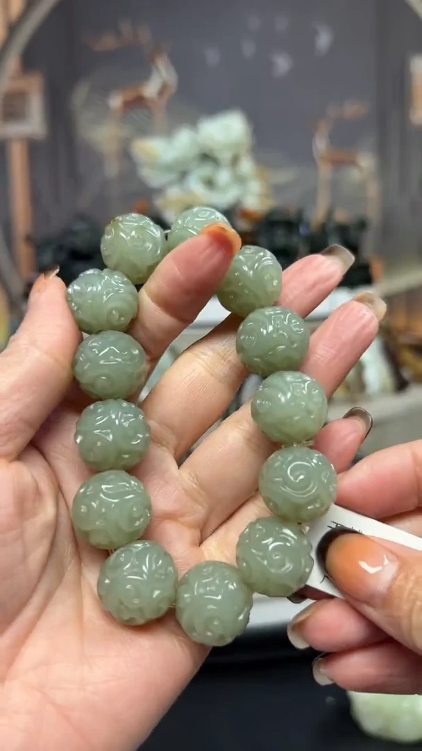 未镶嵌和田玉把件手串