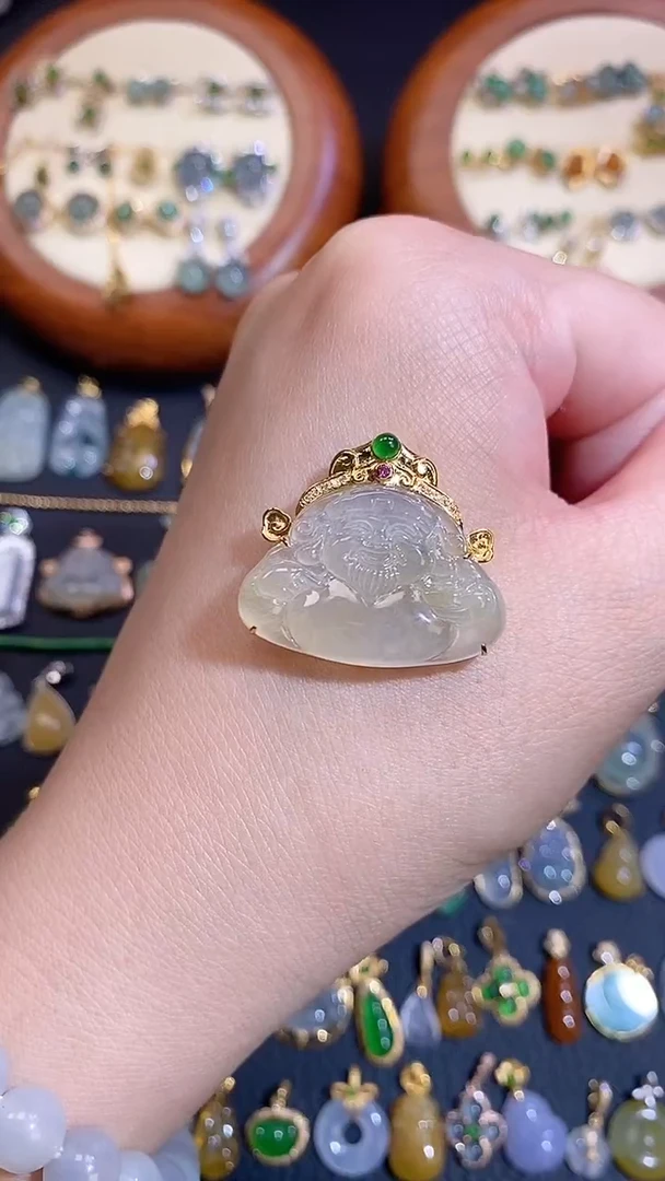 翡翠18K金镶嵌颈饰天然A货翡翠