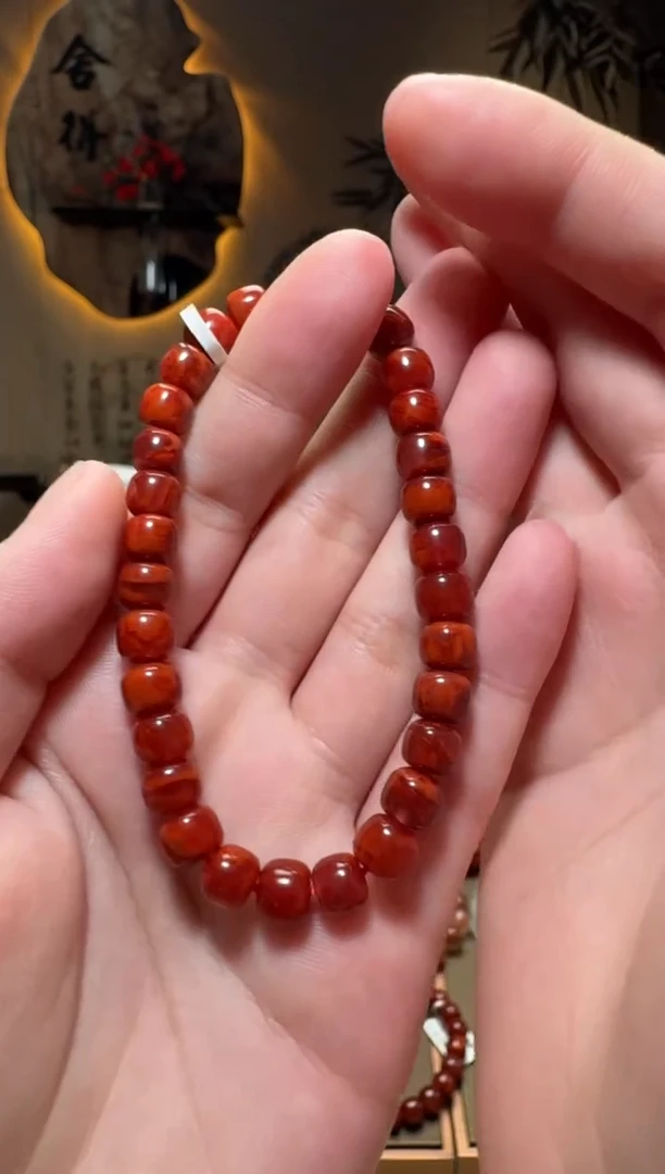 未镶嵌原矿手串南红玛瑙一条约7mm 多样性发货