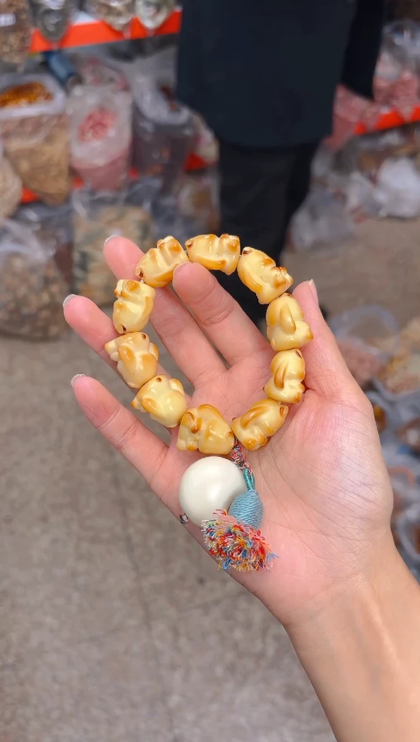 吊坠菩提根/象牙果艹*草黄色长耳兔单圈