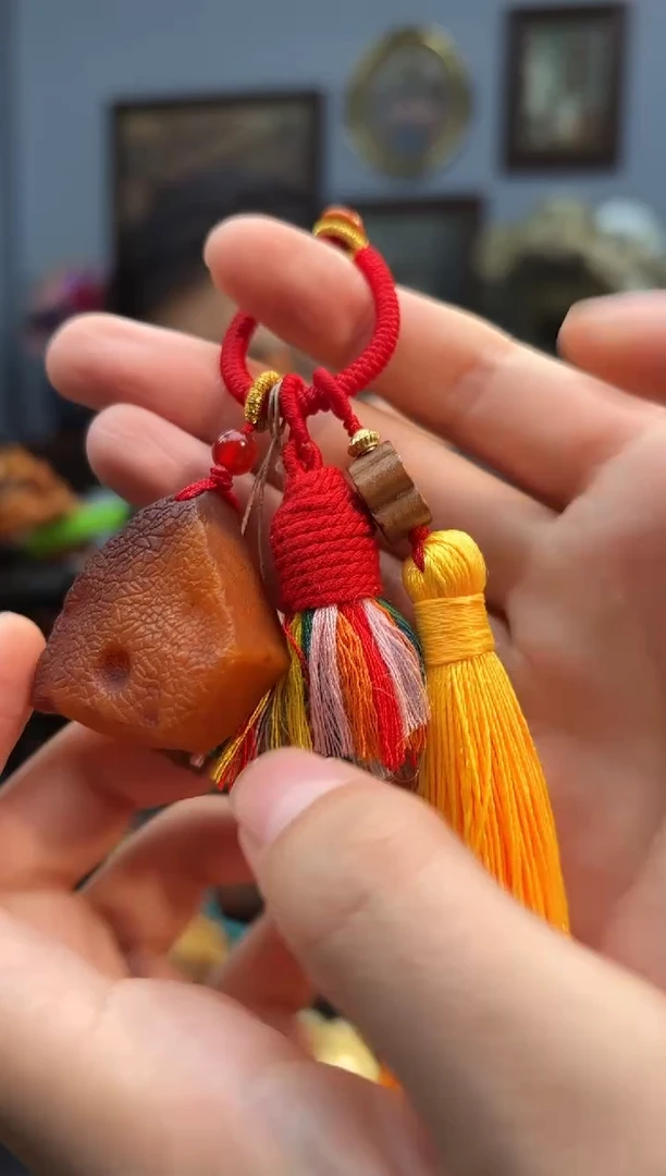 琥珀颈饰未镶嵌包挂