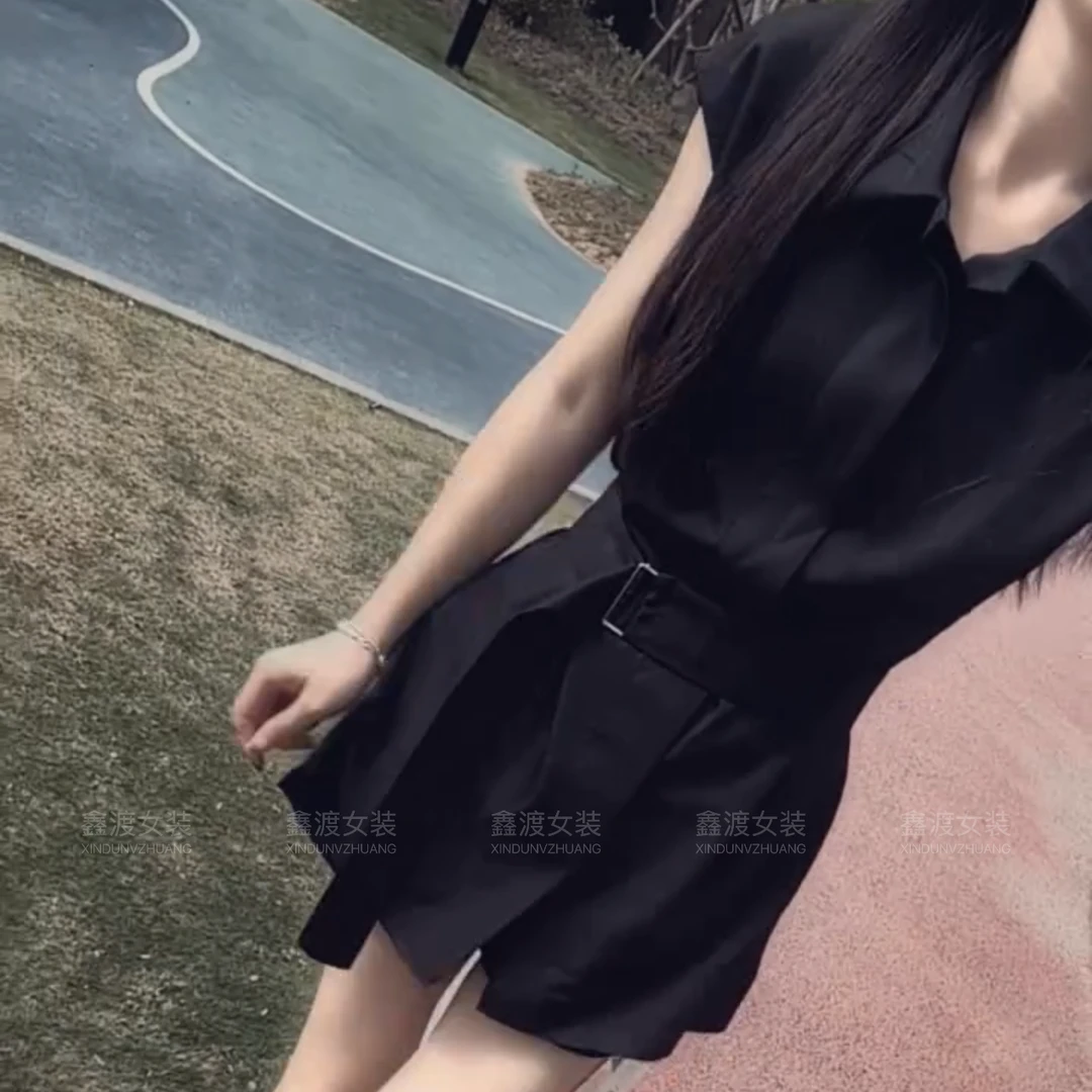 2025春夏新款时尚显瘦气质女士网红洋气两件套百搭款D5052