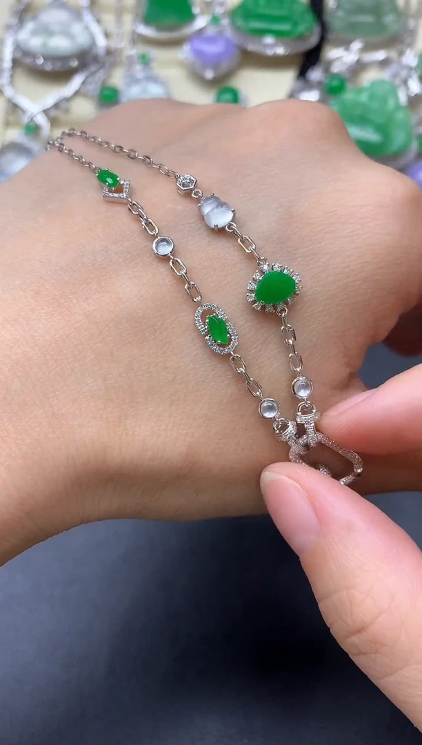 颈饰18K金镶嵌翡翠430-中国好珍宝