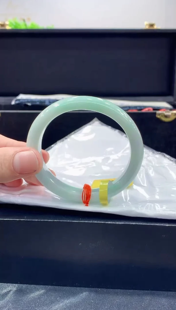 未镶嵌手镯翡翠翡翠手镯