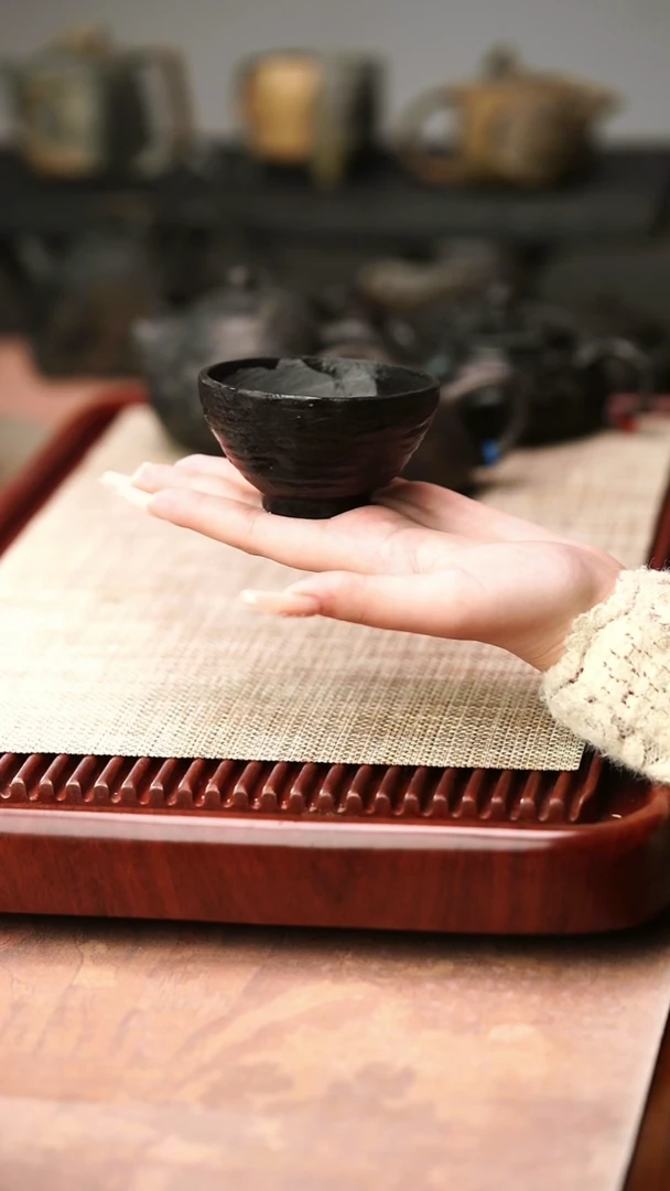 归玉堂冰碛岩重工雕刻曲纹肌理茶碗