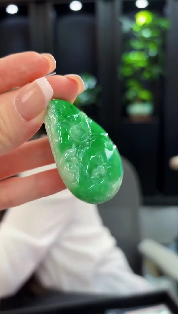 颈饰18K金镶嵌翡翠缅料A货/支持复检/一件