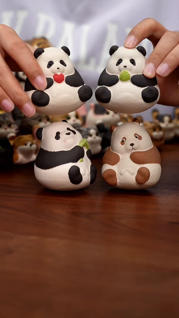 紫砂摆件米豆的四只熊猫