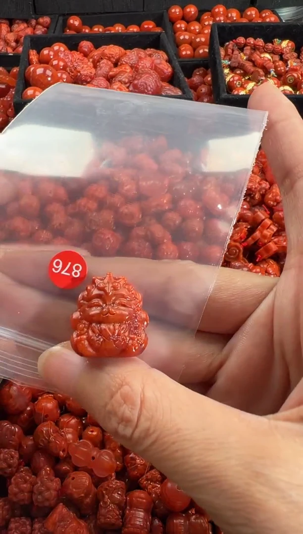 颈饰未镶嵌南红玛瑙1