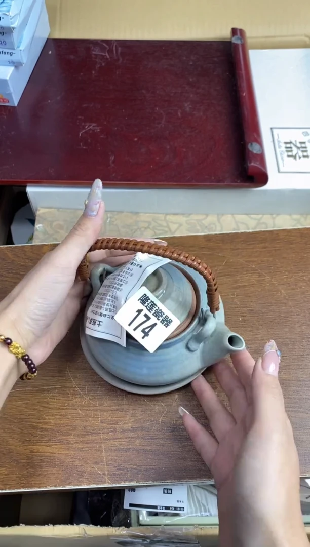 【闪购商品】瓷片隆莲瓷器欢迎大家