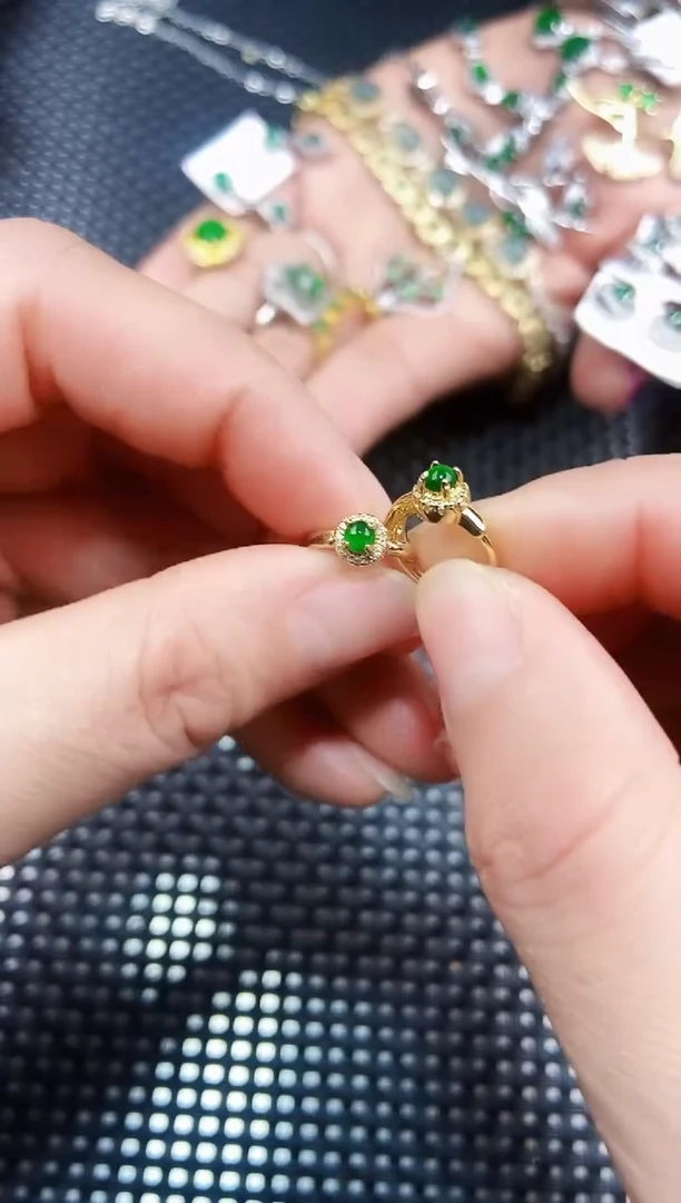 【闪购商品】翡翠耳饰未镶嵌111111111