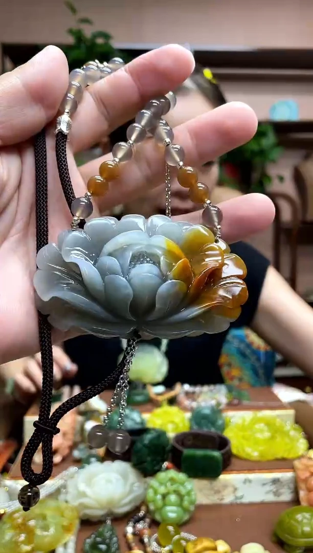 未镶嵌岫玉吊坠·