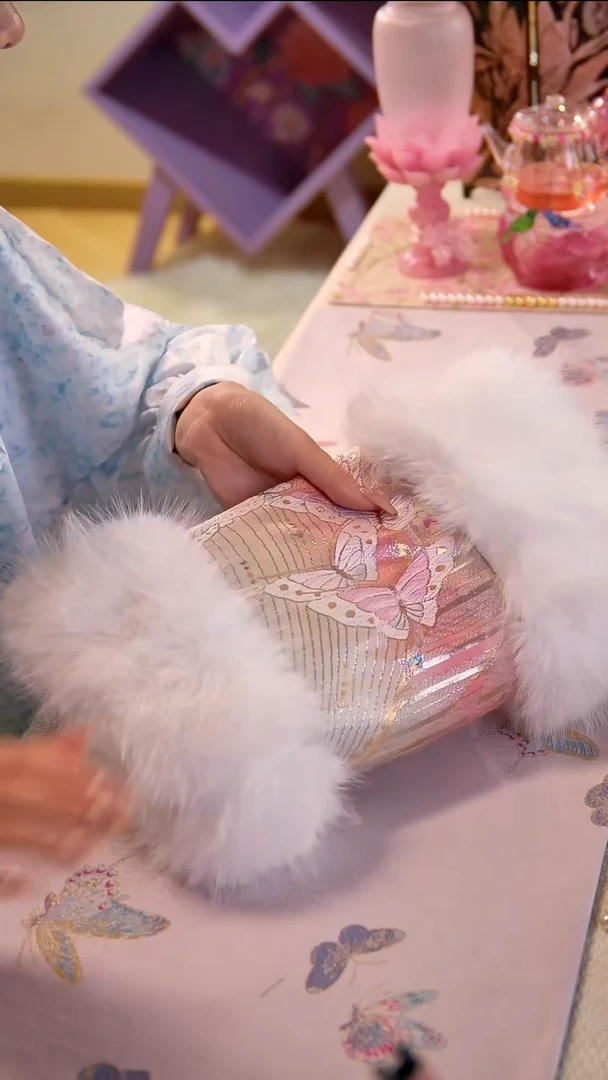 非遗西阵织 如图所示