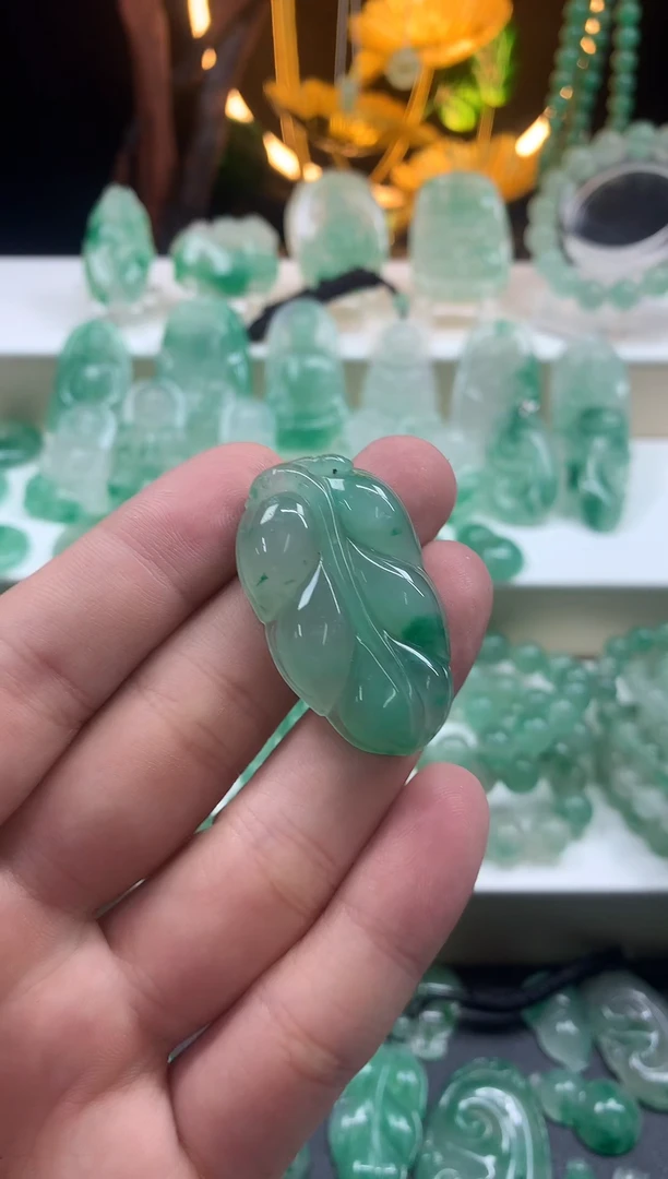 石英质玉（非洲翠）未镶嵌吊坠(不含链)金枝玉叶