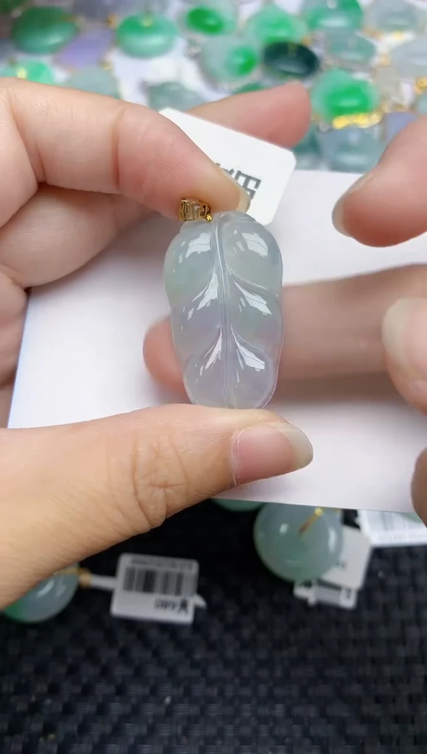翡翠18K金镶嵌颈饰天然翡翠A货
