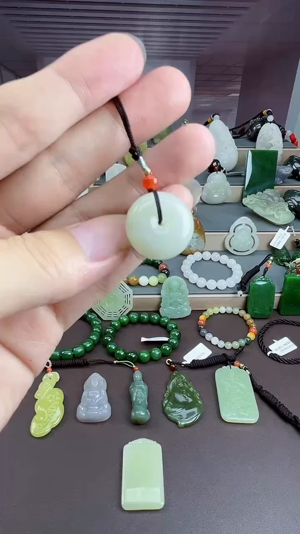 和田玉未镶嵌吊坠(不含链)105