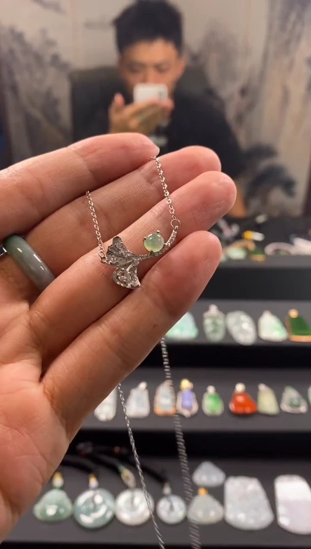 颈饰银S925镶嵌翡翠冰****?0685451264