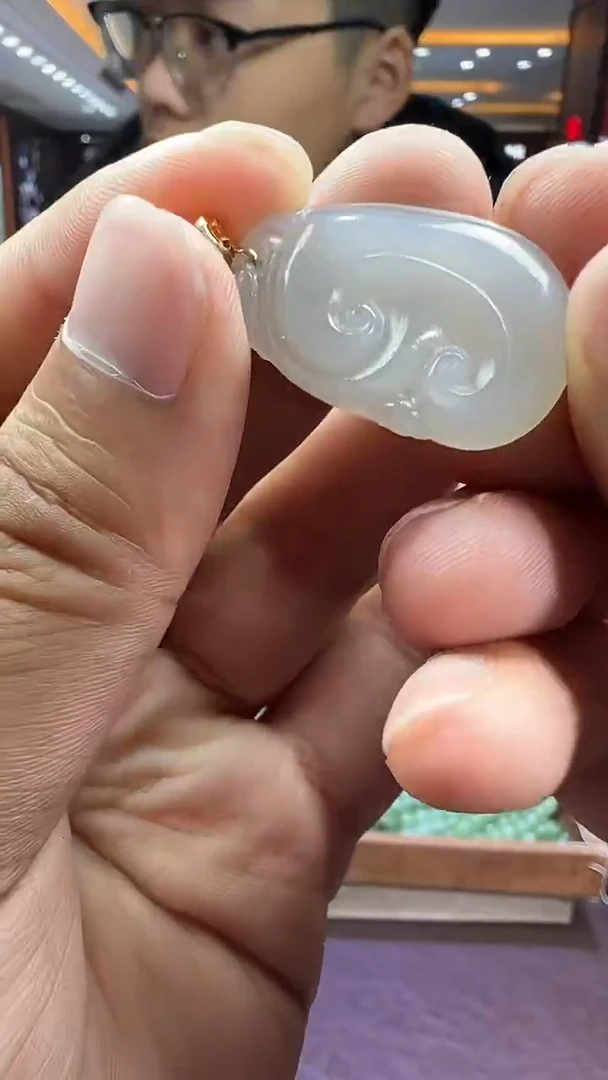 18K金镶嵌和田玉挂件【陆1221】40 7026