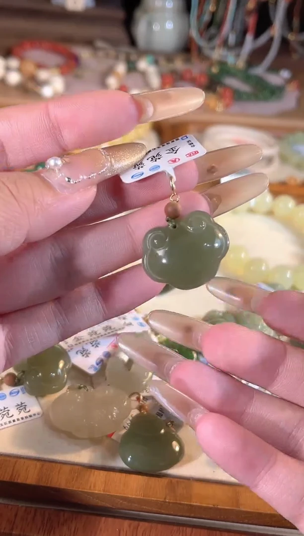 【闪购商品】和田玉吊坠(不含链)银S925镶嵌多样性发货其一
