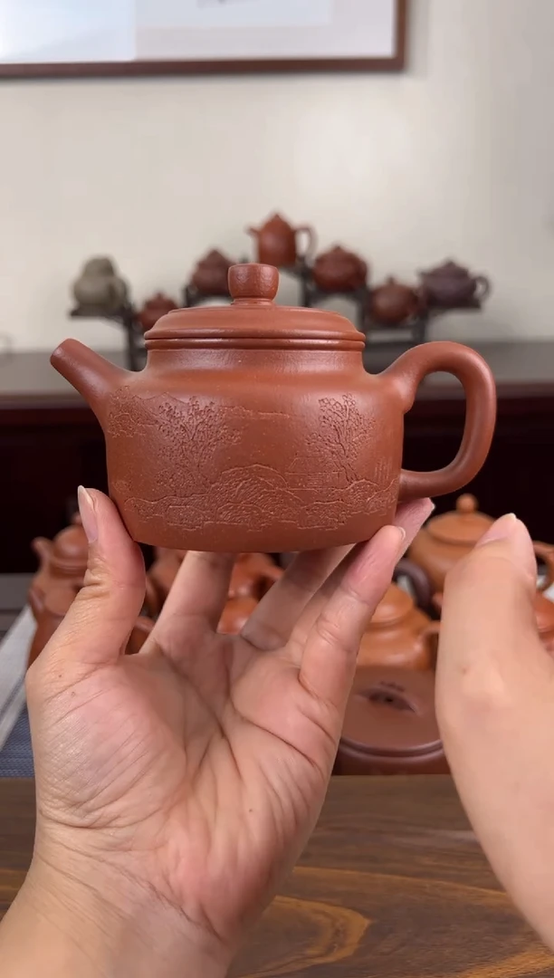 茶壶紫砂红降坡刻绘德钟壶220CC
