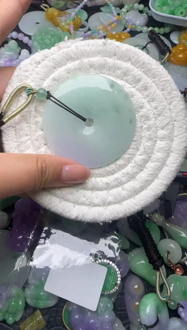 颈饰未镶嵌翡翠缅甸翡翠吊坠