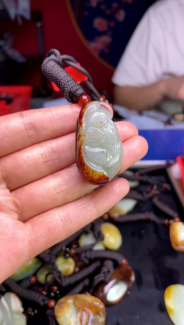 和田玉未镶嵌颈饰1