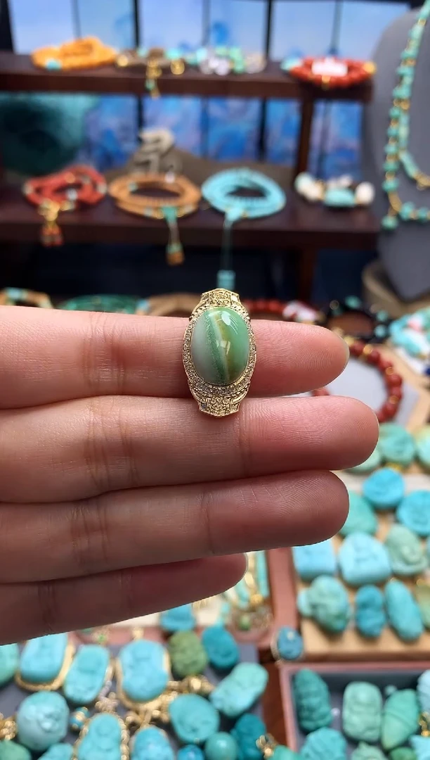 18K金镶嵌绿松石挂件精品高瓷绿松石水波挂件