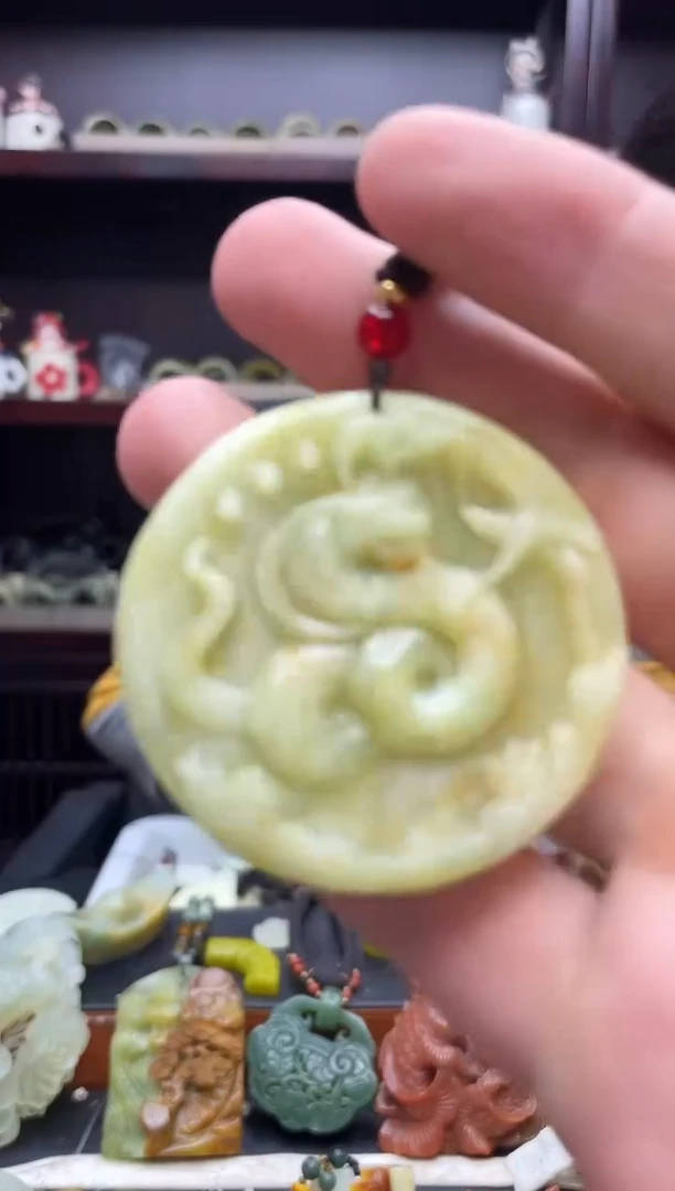 未镶嵌岫玉吊坠·