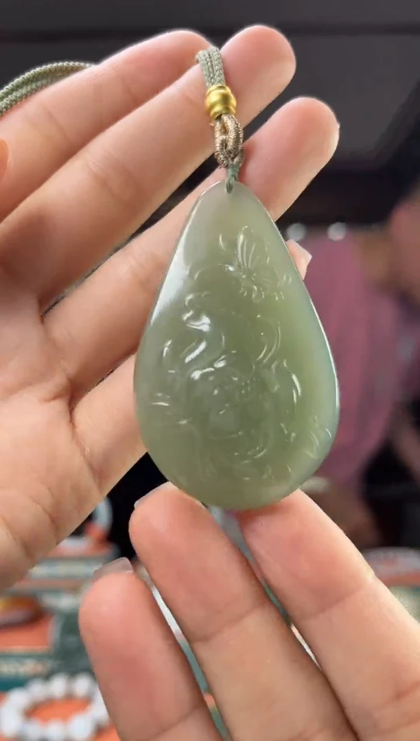 和田玉未镶嵌颈饰佩佩