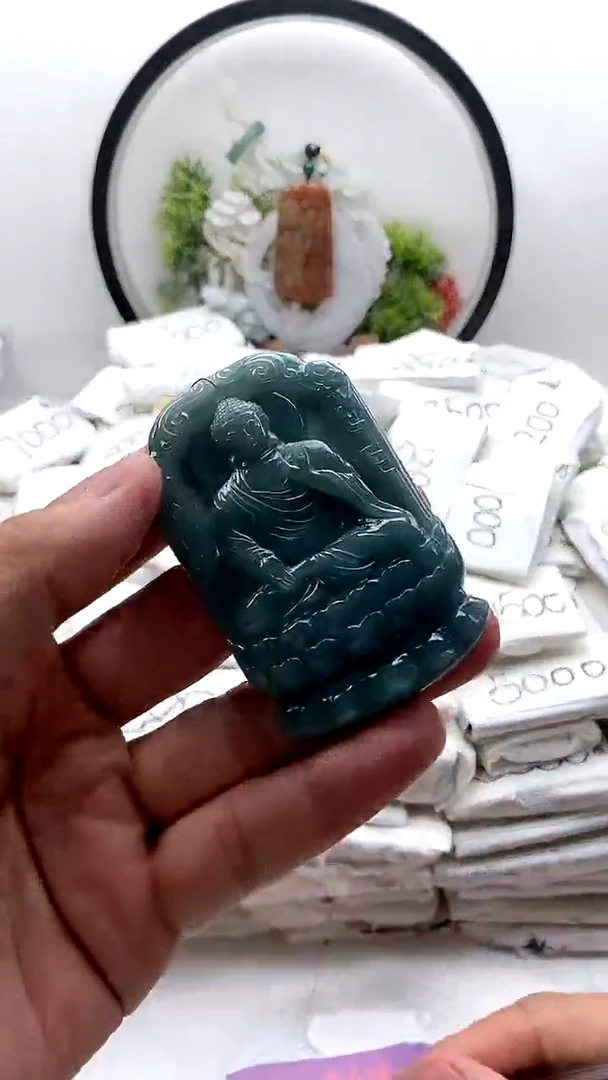 翡翠未镶嵌颈饰阿弥陀佛