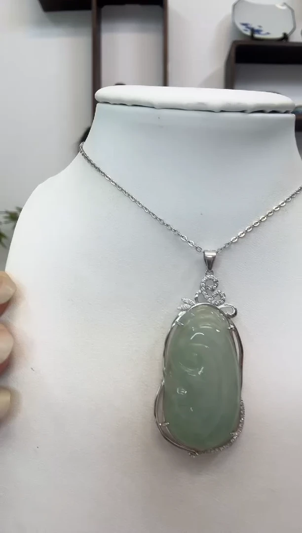 吊坠(赠链)银S925镶嵌翡翠小如意