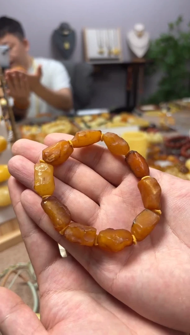 【闪购商品】蜜蜡裸石未镶嵌手串